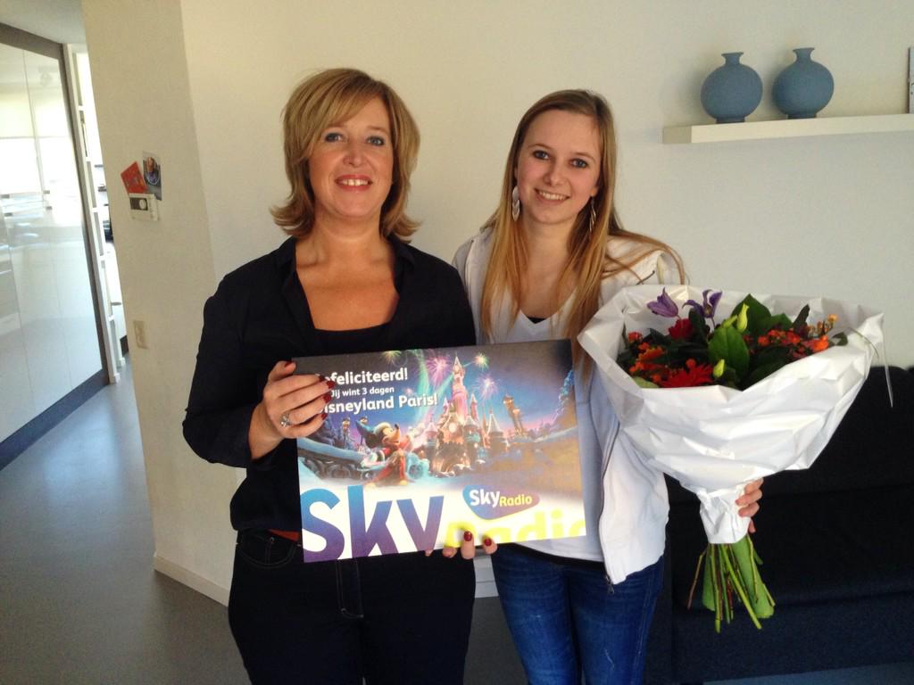 skyradio101fm's tweet photo. Gefeliciteerd Marina! Jullie gaan met het gezin 3 dagen naar @DisneylandNL ! Alvast veel plezier http://t.co/XomqhgAQja
