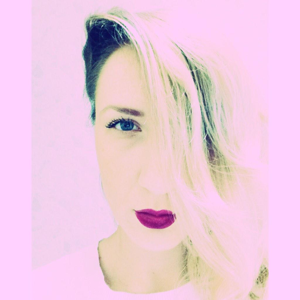 olga_bone's tweet image. Дечонки из Саратова, они такие youtube.com/watch?v=EBfO6M…