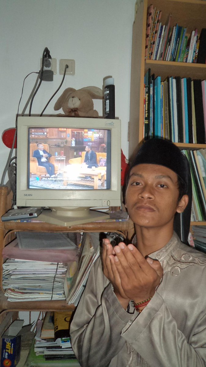 rivavello's tweet photo. Selfie om bareng sule, semoga bisa sesukses bintang tamunya. amin. #NETMULIUNER_3 @netmediatama http://t.co/sWFVaUKLEd