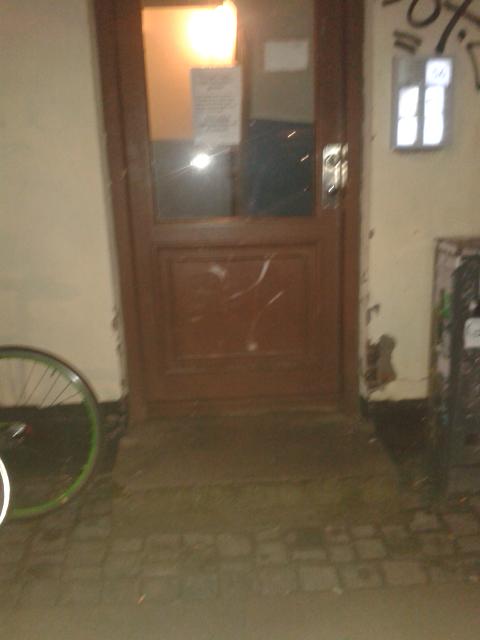 Anna_Aguilera2's tweet photo. Tot un repte entrar a casa teva si pateixes alguna discapacitat física. Portals de Copenhague #DiversitatFPT http://t.co/CUmW5IFpta
