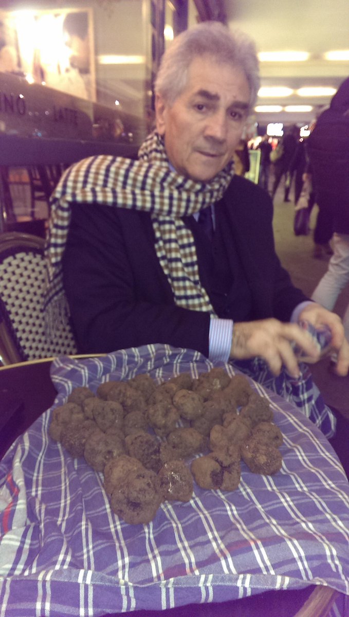 QuintoQuartoUK's tweet photo. My pusher #TruffleMan !!! @grub_club @LondonPopups @wilkes888 @tokyo_cervigni @federilli @ChompingGround @MariaSisci http://t.co/m7x2KGXAy2