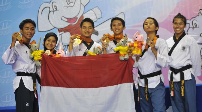 DiplomasiTotal's tweet photo. Selamat > "Taekwondo Sumbang Medali Emas di ASEAN University Games"
http://t.co/l4XjtZKFWk @Pak_JK  @Secre_AUG2014 http://t.co/urKezd3Rcq