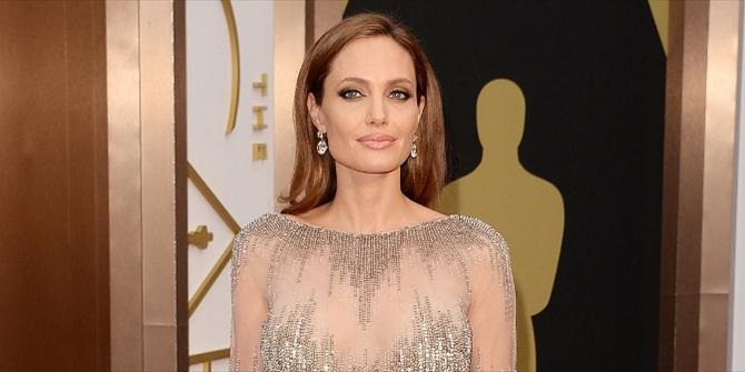 Оскар 2003 анджелина джоли. Анджелина джоли на премии. Анджелина джоли 2009 год оскар. Анджелина джоли 2000 год оскар. Анджелина джоли оскар.