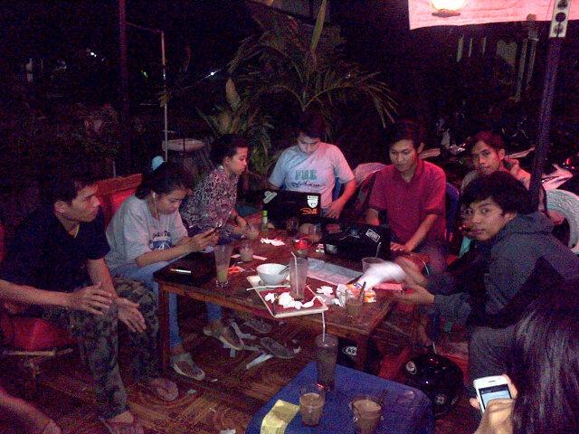 Suasana di warkop perintis @ bazar PMKO Univ. Bosowa "45" makassar