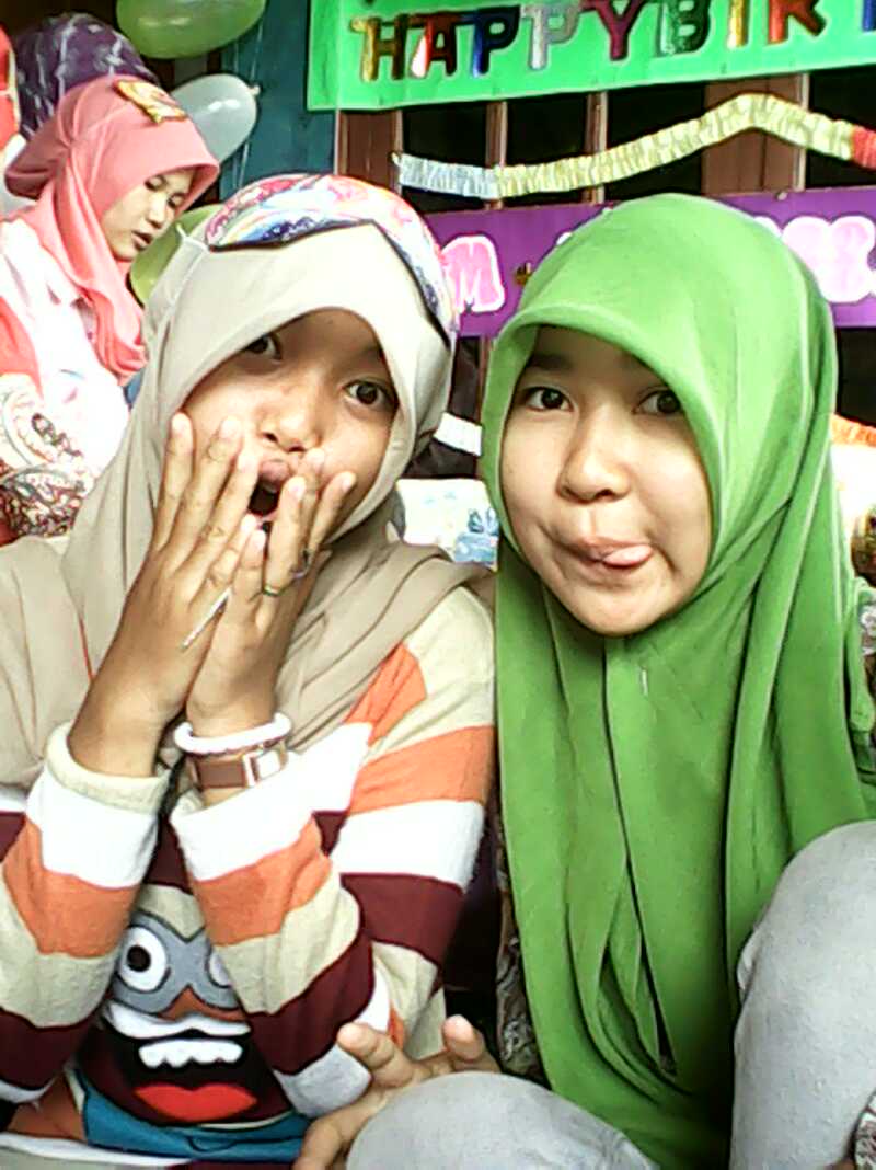 ElsyaPinkky's tweet photo. Sama Umy pidianty http://t.co/zdNur4C1MV