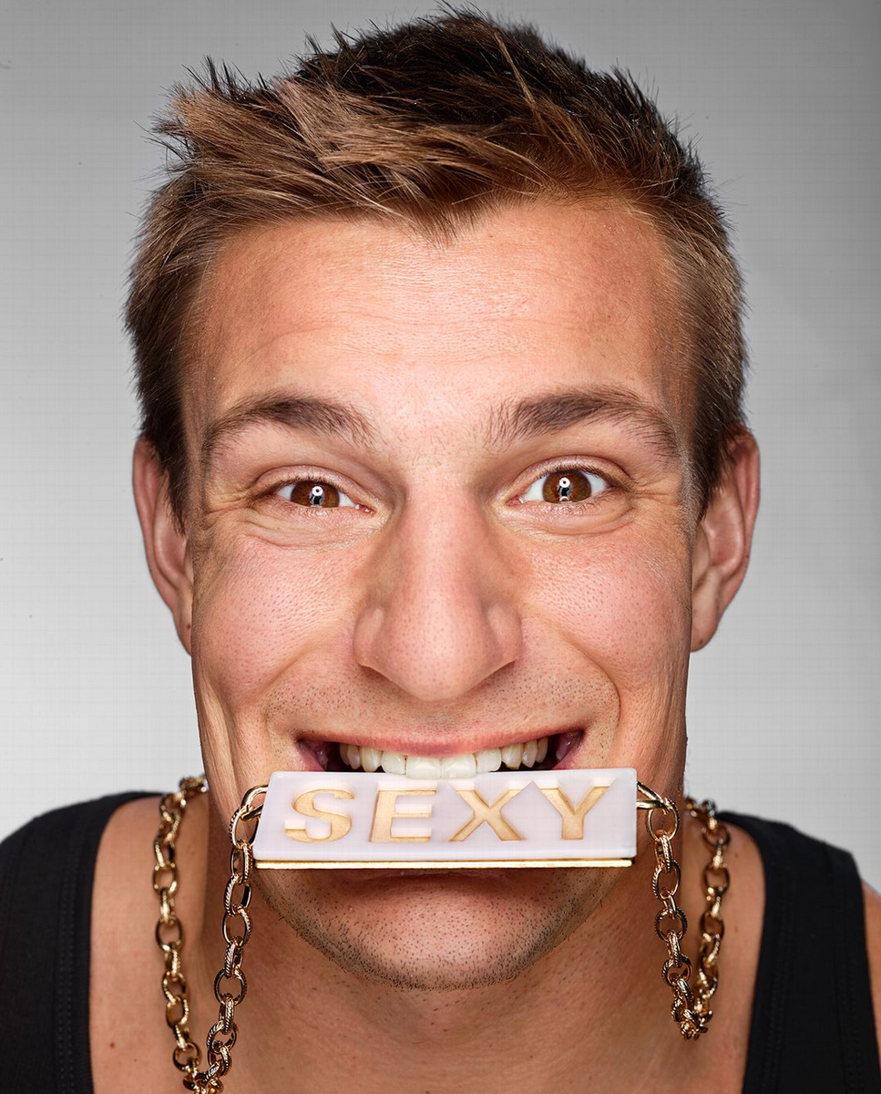 ESPNNFL's tweet photo. All of these photos of Gronk are A-MAZING! (via @ESPNMag).

MORE » http://t.co/srqe6U0n0D http://t.co/wppPYE2GeB