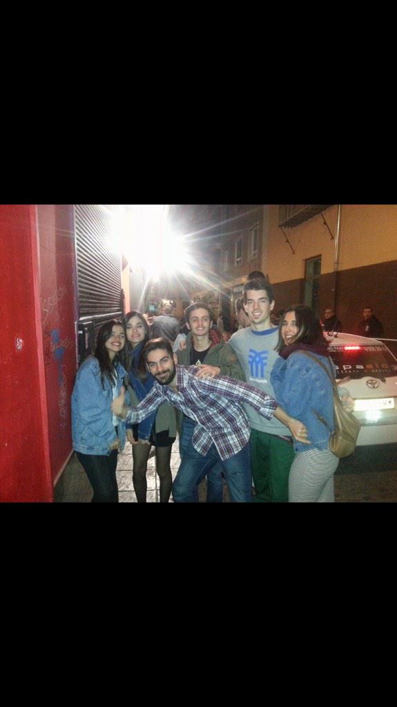 ivaanvera's tweet photo. @Elenaacs95 @giocapa93 nos echamos de menos vale...pero con este que hacemos? http://t.co/eAHE5fO7sy