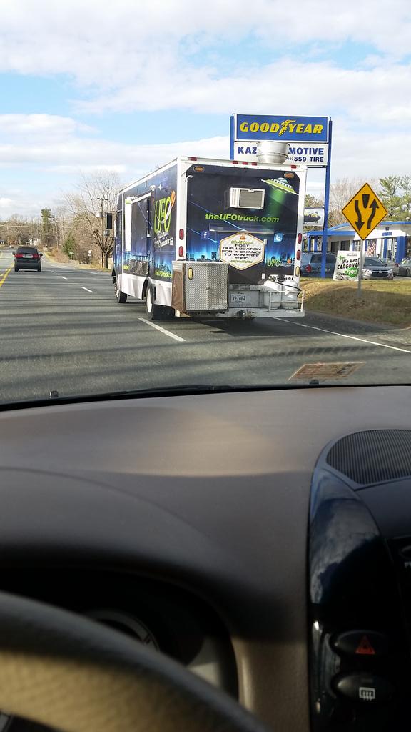 jfink98's tweet photo. @theUFOtruck  found yah http://t.co/EUMgskbm24