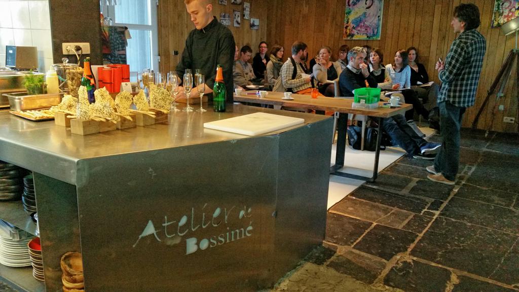 BerengereFally's tweet photo. Atelier de conceptualisation créative par #IDSolution @AtelierBossime @robertviseur @ORogozina @lisalombardibe http://t.co/vfxRoBNujP