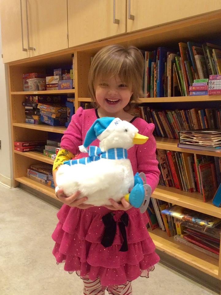 MSKCancerCenter's tweet image. Our patients love @aflacduck! Sales of the plush toy go directly to peds cancer care/research aflacduckprints.com