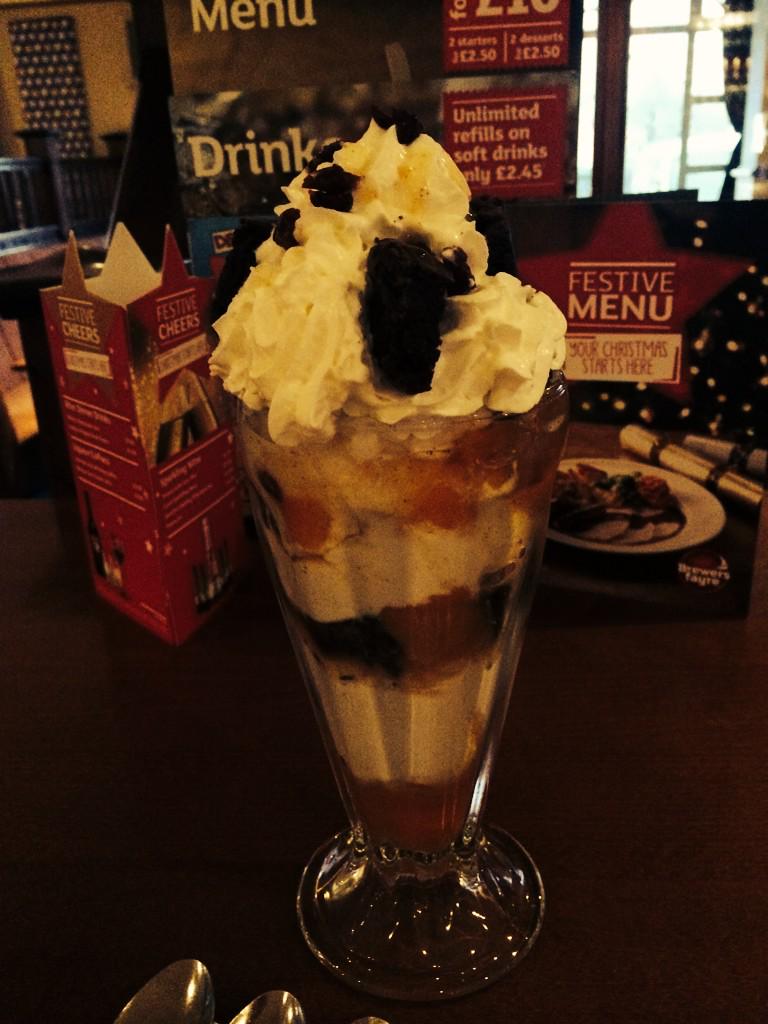 CandiceRamshaw's tweet photo. @WeAreSUGM pride session of a mandarin and cranberry sundae, it's gone down a treat #feelingfestive 🎅🎄😊 http://t.co/xRJM1s9AyX