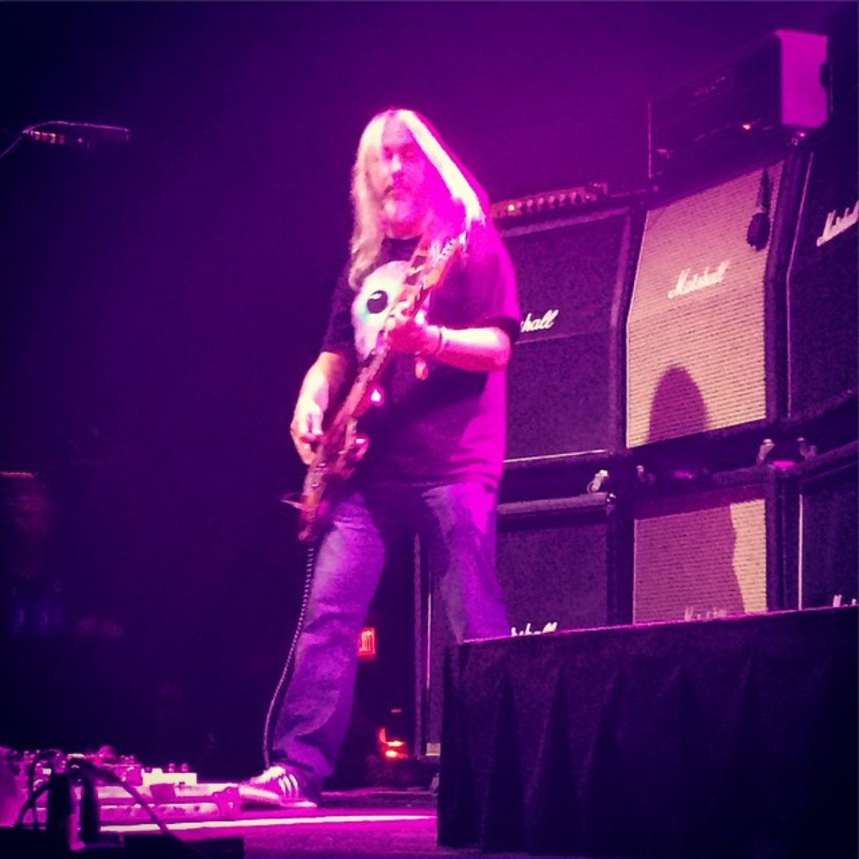 Happy birthday to J.Mascis of Loved having them here to close out  last month. 