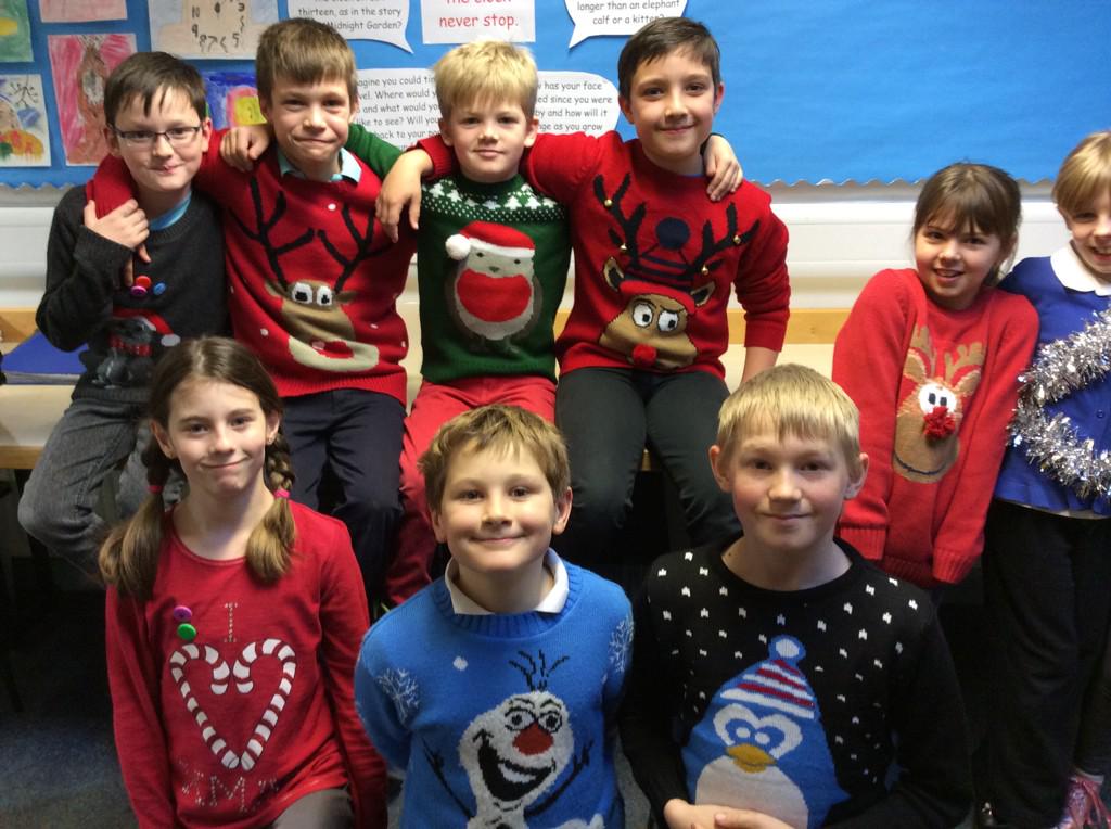 StAndrewsCully's tweet photo. Christmas Jumper day! :) http://t.co/OLK5dEmwCV