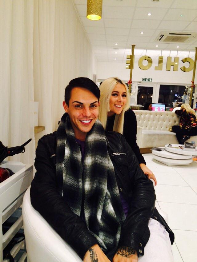 missgemcollins's tweet photo. Fun with @BobbyCNorris @Demi_Sims in @ChloesBeautyBar http://t.co/FjimJ60xyF
