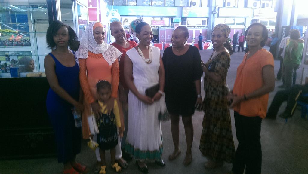 GladyzShao's tweet photo. The love for Idris has been overwhelming, his family http://t.co/al9M7V3CEv