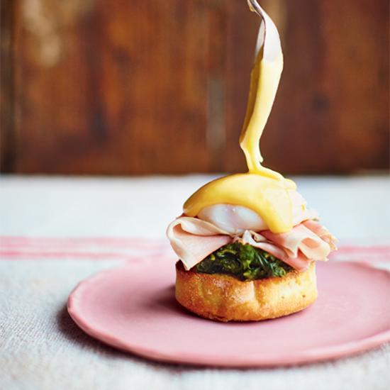 foodandwine's tweet photo. 40 essential holiday tips: http://t.co/eovUs61mu3 http://t.co/kOjnG2ifh1