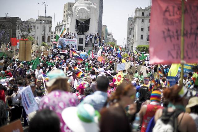 Over 20,000 people flood central Lima calling for #ClimateJustice Now! <a href="/PueblosCOP20/">Cumbre Pueblos COP20</a> #LimaCOP20 #YoMarcho10D (c)Tomac
