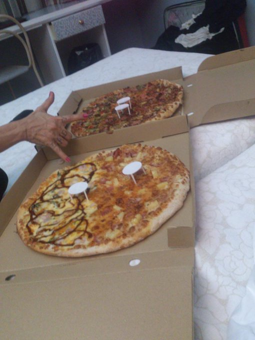 Cena de Campeones, lesionados pero hambrientos @GigiLoveX http://t.co/dywMuL9CRp<a href="/tag/publicdisgrace"class="tags"><span>#publicdisgrace</span></a>