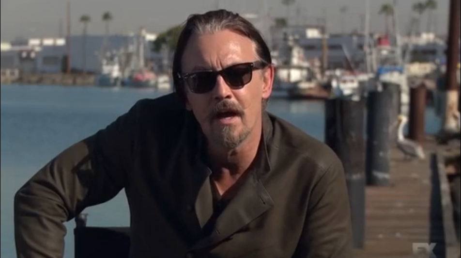 Look who couldnt join #AnarchyAfterword cause he was clearly in L.A. shooting #Revenge! @TommyFlanagan @_Rossaholic