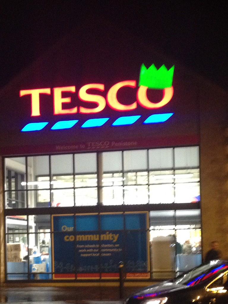 Looks even better at night! @6110tesco happy Christmas to All our Customers &amp; Colleagues <a href="/TonyD_1/">Tony Davies</a> <a href="/Chris_OBrien32/">Chris O'Brien</a>