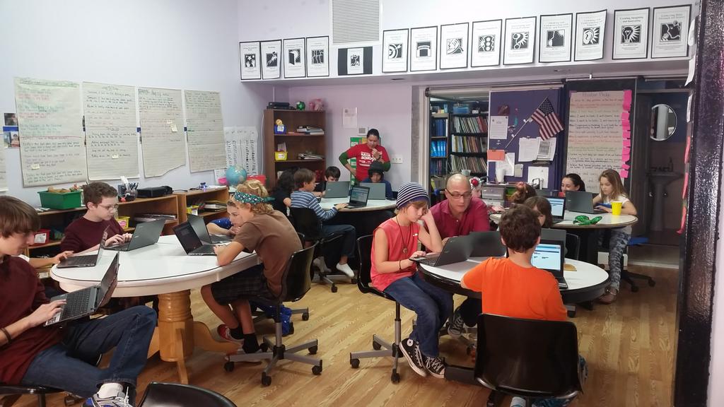 GPSMitchell's tweet photo. Time to Code! #makered #PZSF #gpswpb #hourofcode http://t.co/cNVQ7Rlt9b