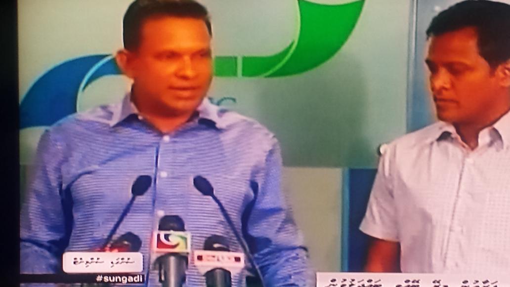 AyyaRiza's tweet photo. So kon kamakah tho sarukaarun haradhu kuranee. 
Penal board ah kunfunin.
Dhen huri hurihaa haradheh fund foshin. Ladh http://t.co/TVLMEwIGjN
