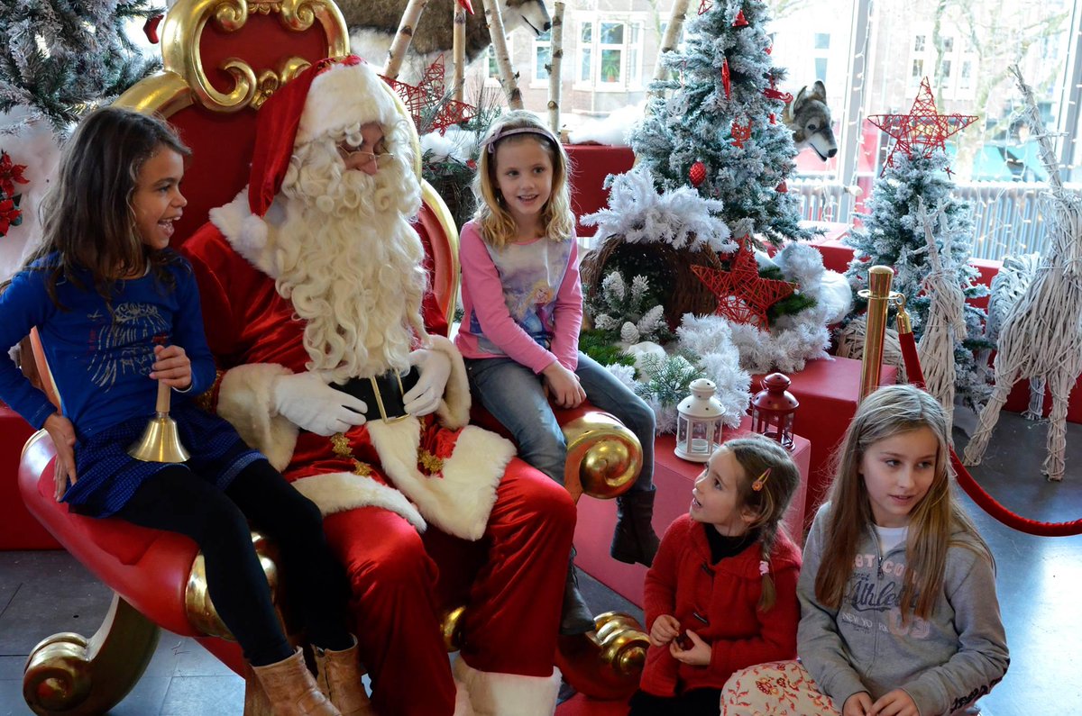 KerstmanHeerlen's tweet photo. #JoHo ook vanmiddag was ’t weer leuk en erg gezellig #Knutselen #Tekenen #WarmeChocomel http://t.co/7ExcrhN9XL