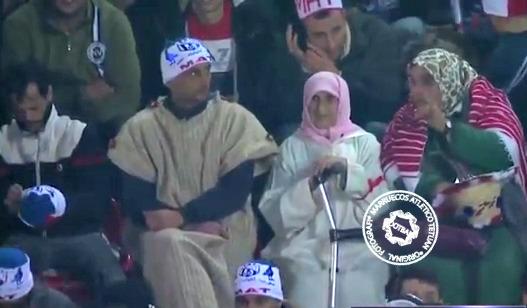 Nuestras abuelas de Tetuan esperando que comience el partido en Rabat 
estampa emotiva <3
<a href="/ATLETICOTETUAN/">M.ATLETICO DE TETUAN</a>