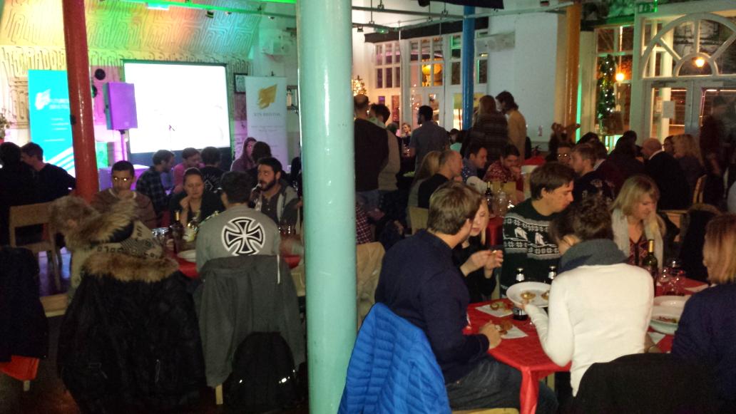 robin_slater's tweet photo. "@RTS_Bristol: #RTSquiz Just about to start! @dilgerTV and @bonjourmillar our Christmas hosts! http://t.co/nSiilvuokP"
Go team Evo's!