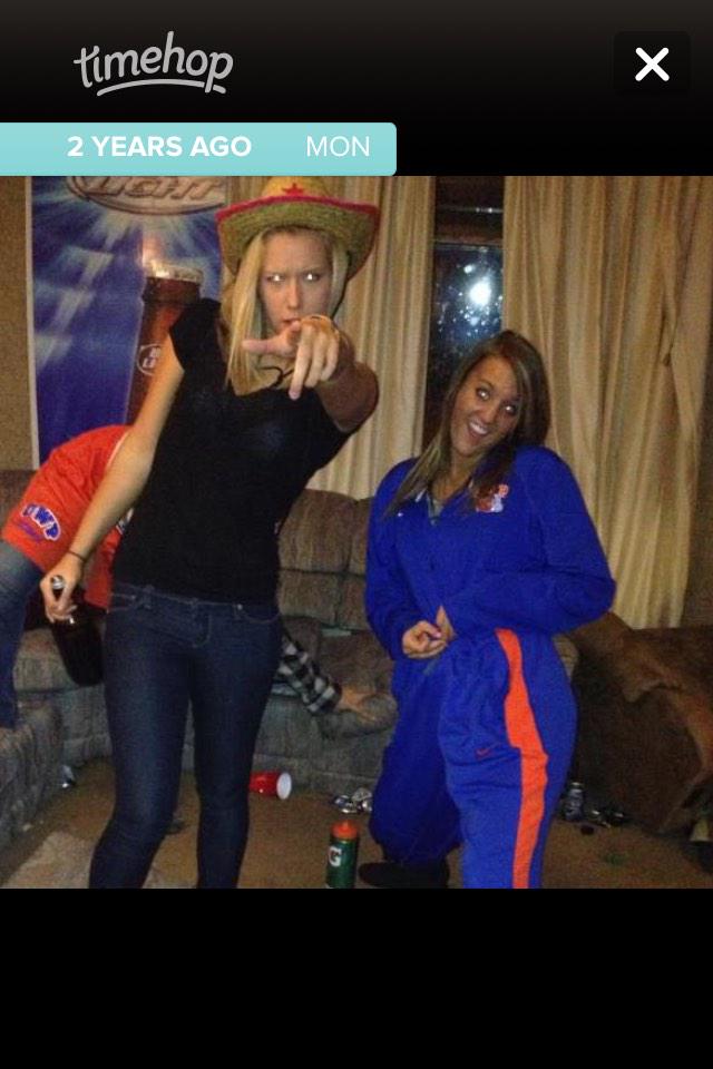 Becca_Jones11's tweet photo. @billapandoo us at our finest #freshmanyear 👌 http://t.co/wfyIRkKmDa