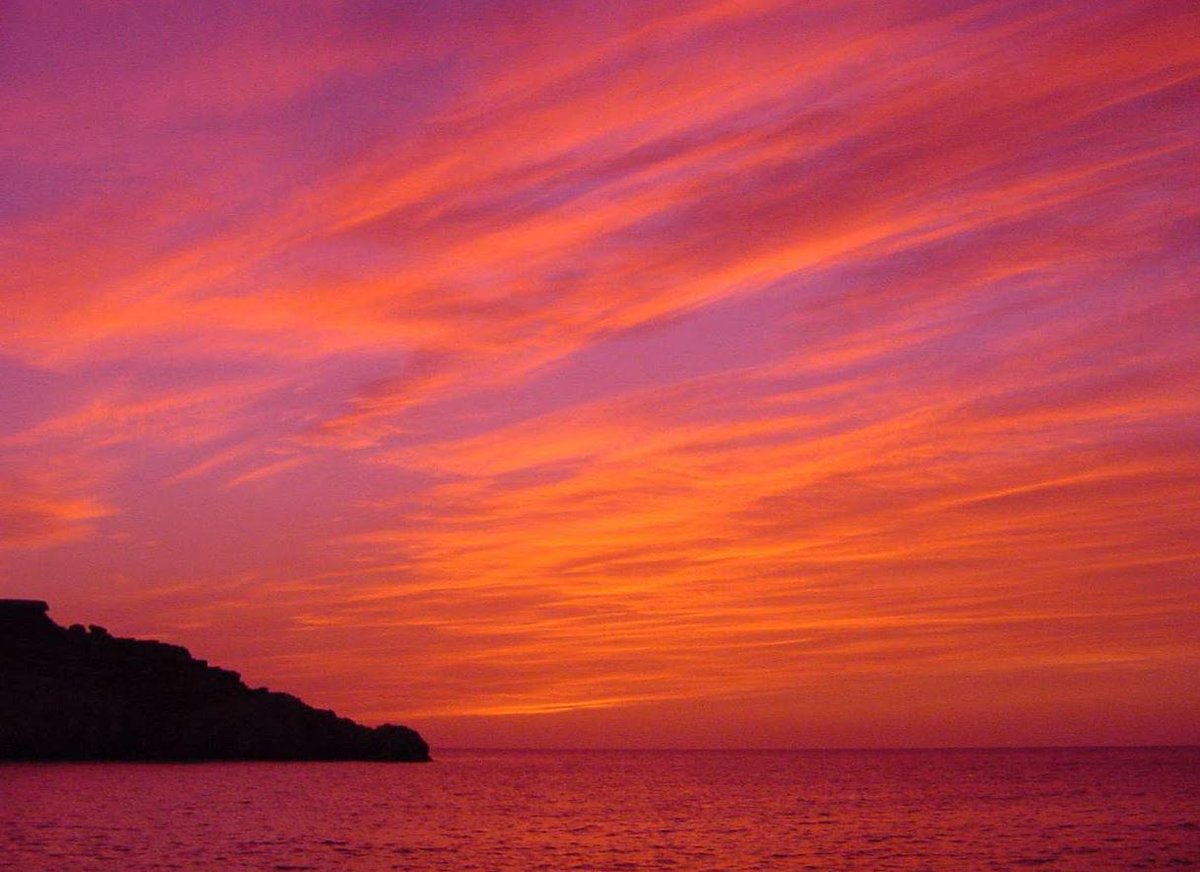 lbizaClubLive's tweet photo. Retweet if you love #ibiza ♥ ☼ http://t.co/zYREpfQZoq