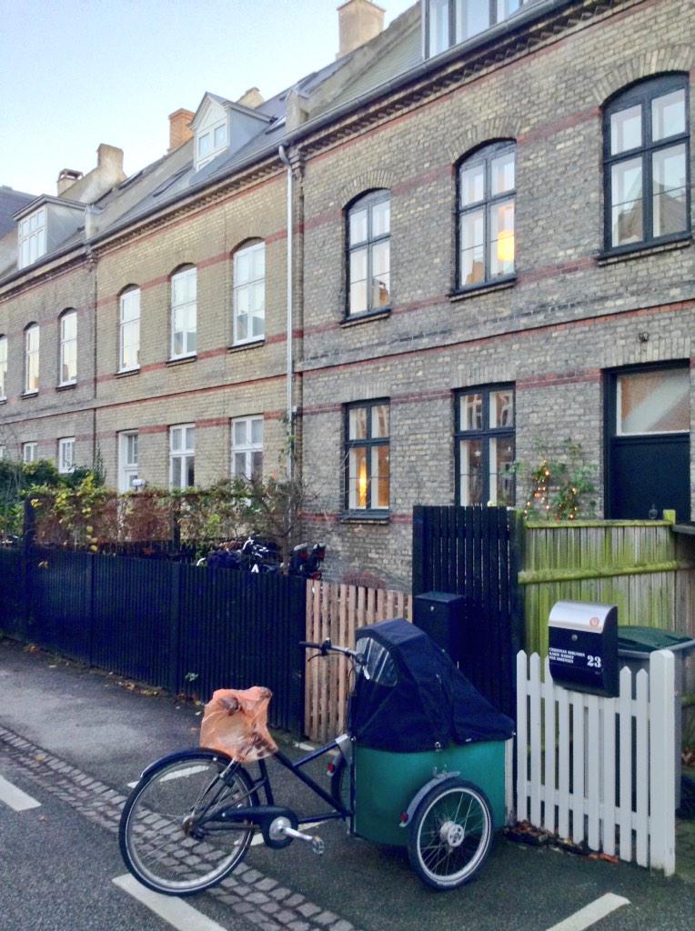 1 of the best historical models of  #GentleDensity - rowhouses & streets as places in  #Copenhagen's "Potato Rows."