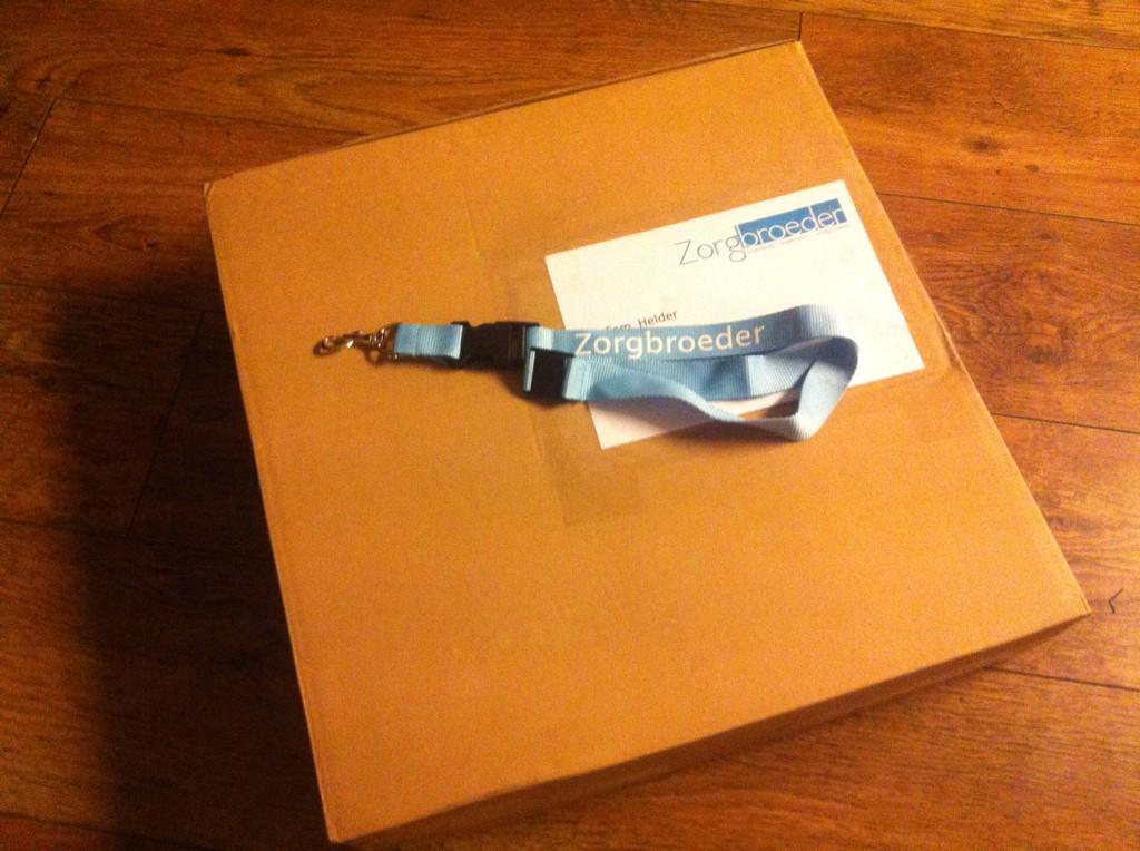 zorgbroeder's tweet photo. Ook in de avonduren maken we nog een bestelling gereed. Bij iedere bestelling een gratis @zorgbroeder keycord. http://t.co/pkUitC8RPR