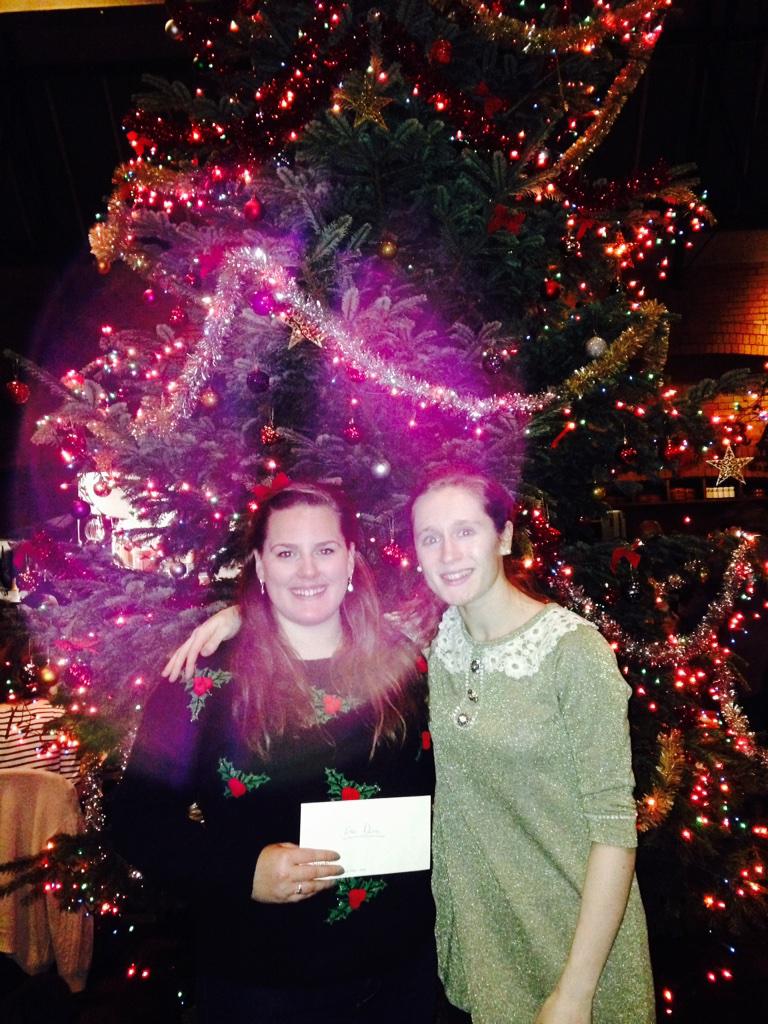 StudyAbroad_IE's tweet image. Handing the champion of the video competition her prize!Congrats Eilish! #ifsabutler #festiveattire #randomlight
