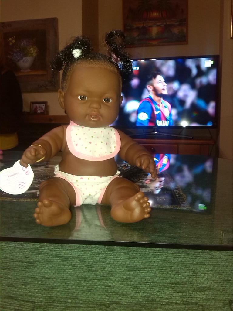 desiremarchena's tweet photo. La muñeca que ma regalado mi @DanyMulero http://t.co/bvcnl5NQRF