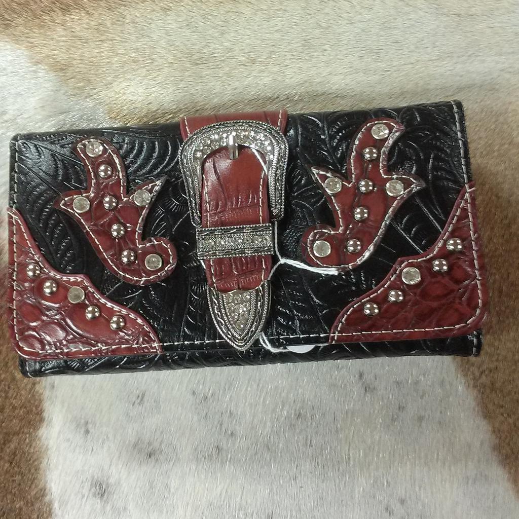 RaymoreTack's tweet image. Women's wallets $15 each and $6 for shipping
