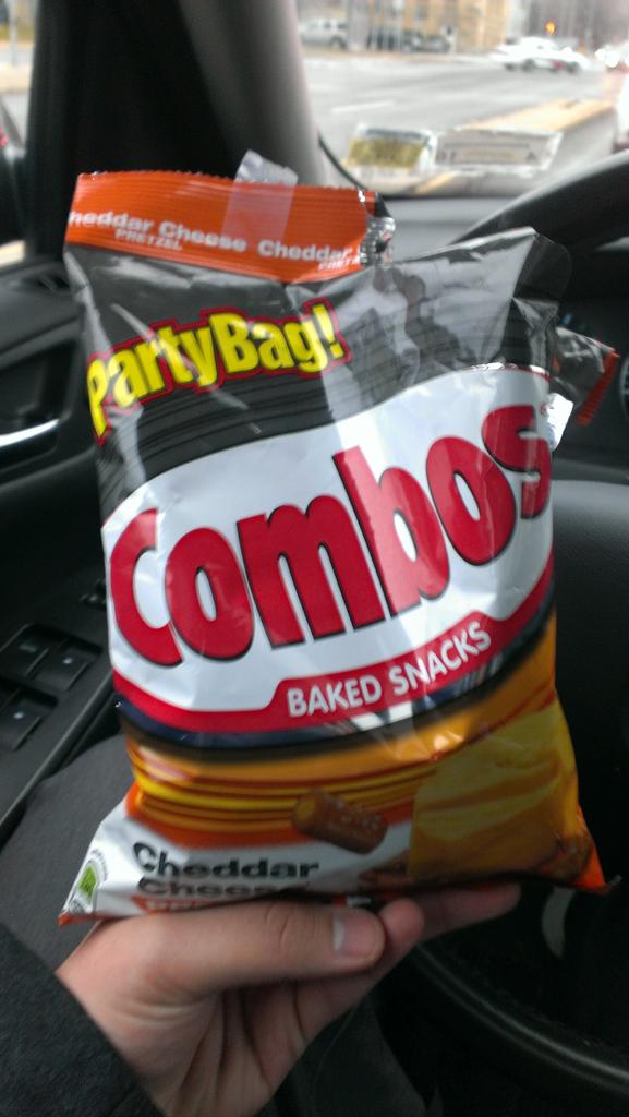 kamweir's tweet image. #day10 #25daysofchristmas  gotta have the party size #bigmanproblems.  Thanks @emyoung0459