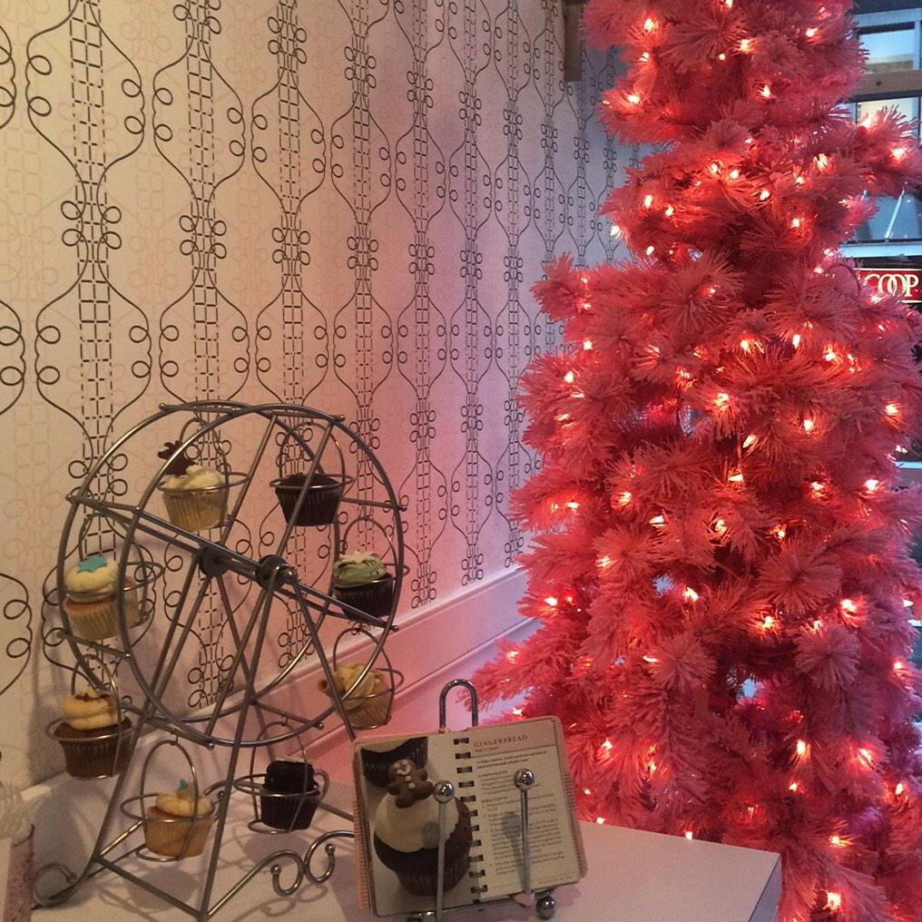 yadira1357's tweet image. Such a Sweet sighting! @sweetcupcakes_ thetworiveras.com #thetworiveras