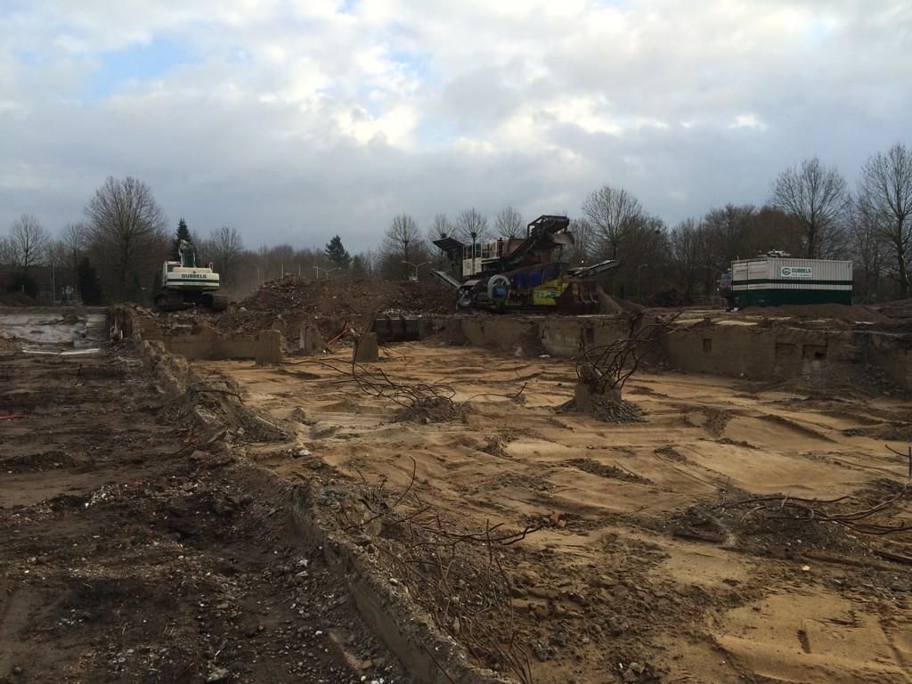 Voor ons tot zover de laatste loodjes. #sloop zh Bernhoven Oss <a href="/parkzwanenberg/">parkzwanenberg</a> zit er bijna op. opleverdatum gehaald