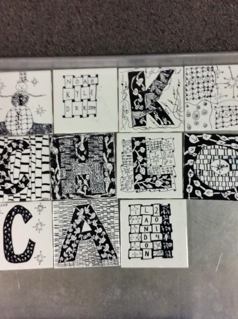 JaredkidBBE's tweet photo. Jared's 3rd getting creative with Christmas ornaments! #bbetigers #learnup #zentanglesrcool @sushay82 http://t.co/tF1v4RgJwc