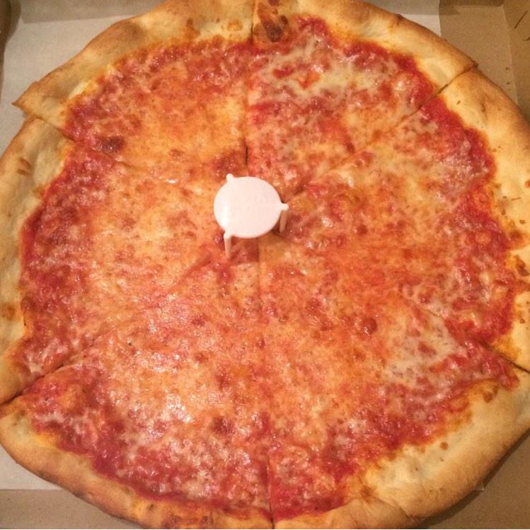 OmgPizzaClub's tweet photo. #DietStartsMonday #PizzaClubForLife http://t.co/gtXnOZFcSD