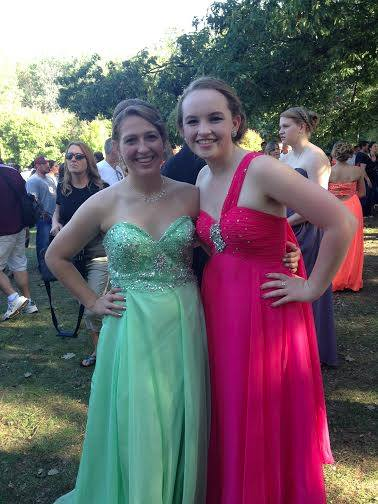 mp_younglife's tweet photo. @cara_nis and @bethanybachelle found these two gems of these two birthday girls this week! <3 #WCW #muckwars #HC2K14 http://t.co/O6eHpVgbpW