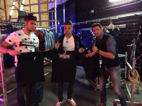 ElTronoDeEli's tweet photo. Hoy en @KillerKaraokeES estarán unos tronistas muy guapos @Manu_LB_ @CristianATM @Avatar_myhyv #myhyv #Killerkaraoke http://t.co/CaKos6kDmH