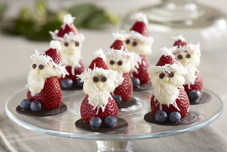 driscollsberry's tweet photo. It doesn't get much sweeter than these adorable #Strawberry Santas! http://t.co/Da5tHToheV http://t.co/rdhSlSV8bK