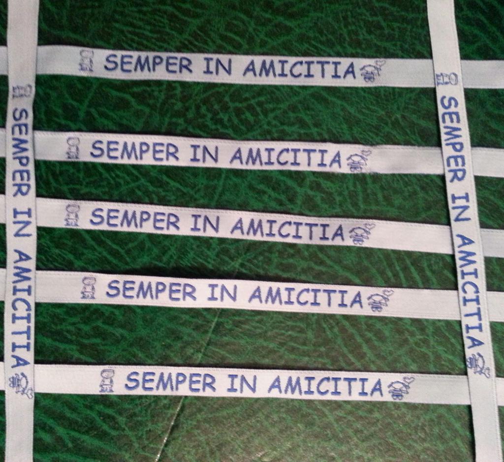 caridadprendi's tweet photo. Ya teneis nuestras pulseras Semper in Amicitia por tan solo 1€.Colabora y entra a formar parte de nuestros amigos http://t.co/DwUjuASm4L