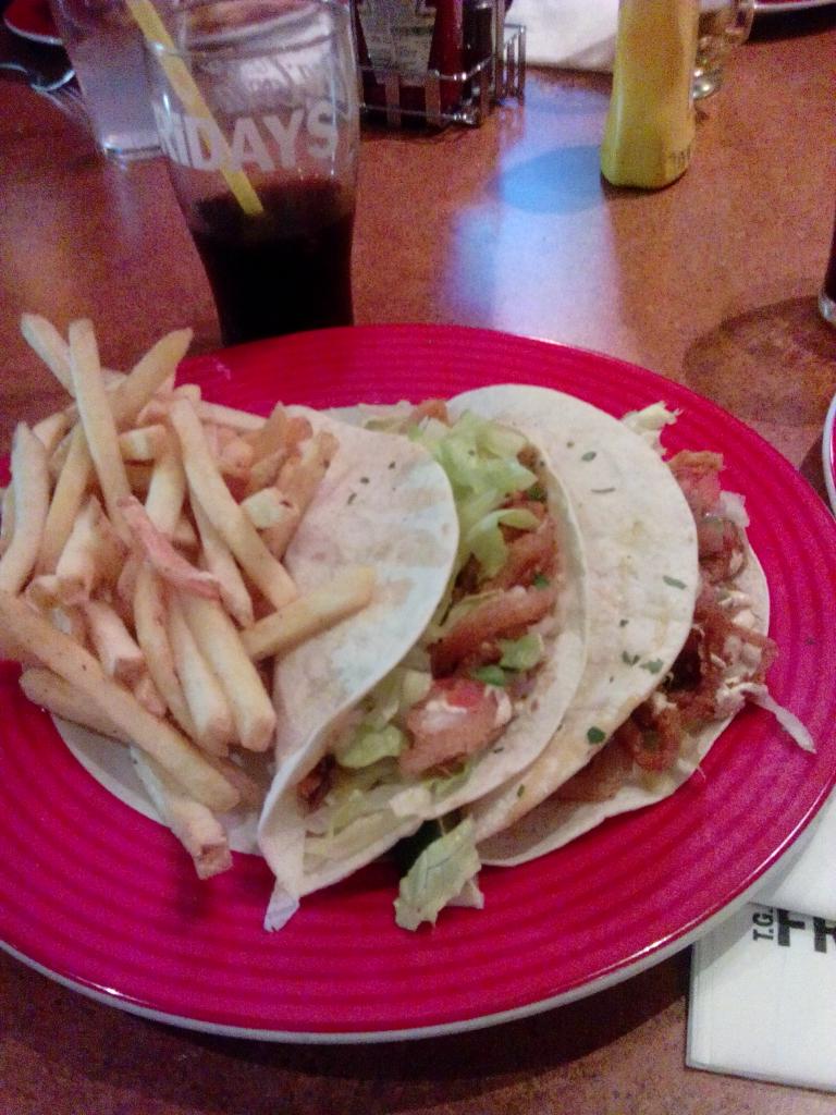 LauraGJ4's tweet image. Cena de físios en el Friday's