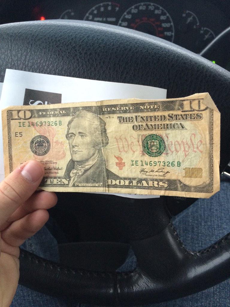 tylerfrakes's tweet photo. Spent over $500 on books this semester and got a flimsy $10 back. We are eating good tonight ladies and gents. http://t.co/tbF4ynprdG