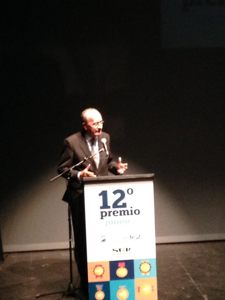mserralvo's tweet photo. Gran gala #12PremioJunior @malagaimfe y @Málaga con @DiarioSUR Enhorabuena a @proenium #enprendedores http://t.co/darNnu9ury