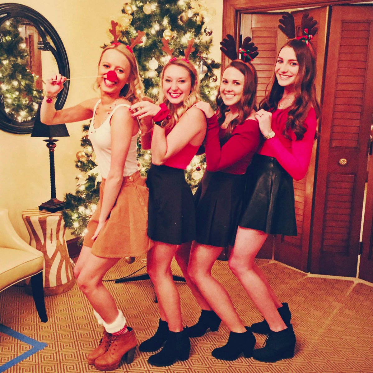 It's beginning to look a lot like Christmas... some reindeer found their way into the Tau!