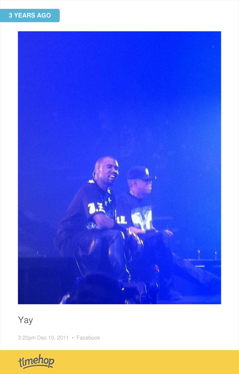 krishhh_xo's tweet photo. 😳 literally right there. #Yeezus  http://t.co/gSioQNSOYv http://t.co/vUKTvEfMln